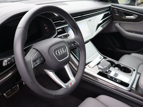 Used 2023 Audi SQ8 Prestige w/ Prestige Package AWD/4WD image 9