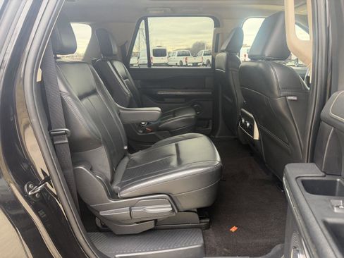 Used 2022 Ford Expedition Max XLT image 25