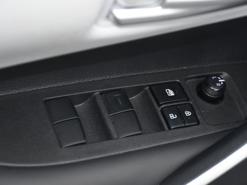 Used 2025 Toyota Corolla SE image 11