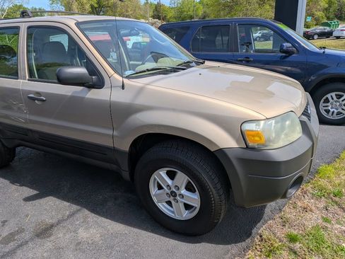 Used 2007 Ford Escape XLS FWD image 4