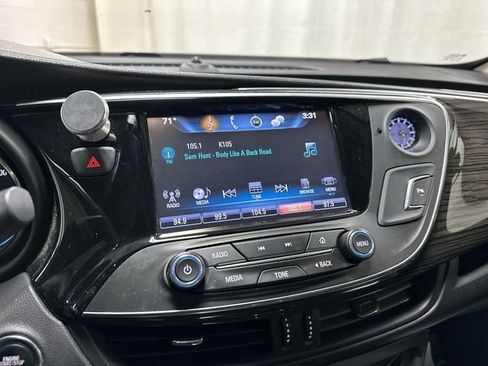Used 2018 Buick Envision Essence AWD/4WD image 11
