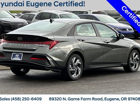 Used 2025 Hyundai Elantra SEL FWD image 4