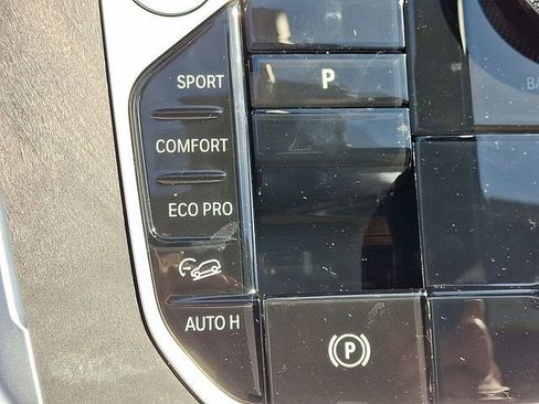 Used 2026 BMW X7 xDrive40i image 19