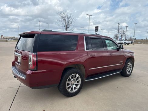 Used 2019 GMC Yukon XL Denali image 4