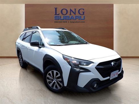 Used 2025 Subaru Outback Premium image 5