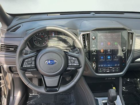 Used 2025 Subaru Forester Premium AWD/4WD image 7