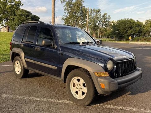 Used 2007 Jeep Liberty Sport AWD/4WD image 9