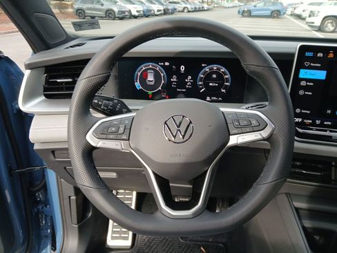 New 2026 Volkswagen Tiguan SE R-Line AWD/4WD image 14