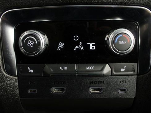 New 2026 GMC Yukon XL AT4 w/ AT4 Premium Plus Package image 24