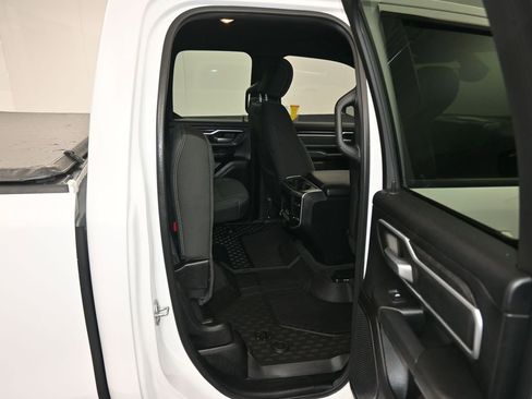Used 2021 RAM 1500 Big Horn AWD/4WD image 40