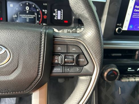 Used 2025 Toyota 4Runner SR5 AWD/4WD image 21