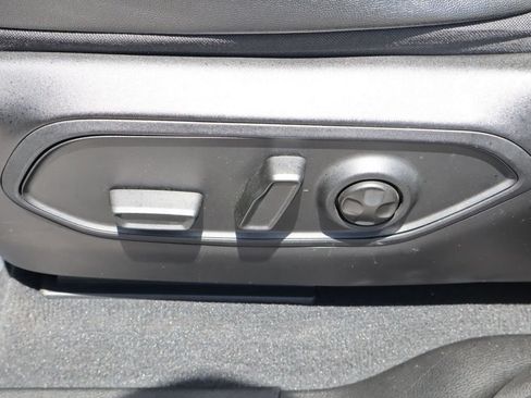 Used 2023 Jeep Grand Cherokee Altitude AWD/4WD image 19