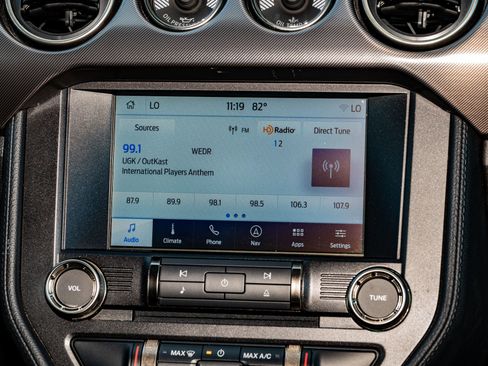 Used 2022 Ford Mustang Shelby GT500 w/ Technology Package image 19