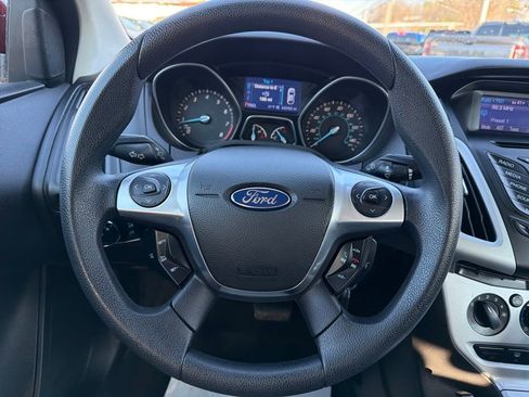 Used 2013 Ford Focus SE w/ SE Winter Pkg image 17