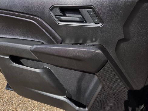 Used 2025 Chevrolet Colorado Trail Boss AWD/4WD image 17