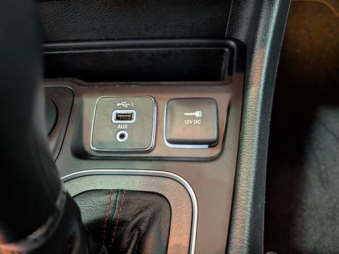 Used 2022 Jeep Cherokee Trailhawk w/ Sound & Nav Group AWD/4WD image 23