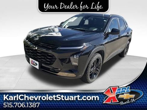 Used 2025 Chevrolet Trax ACTIV w/ Driver Confidence Package FWD image 1