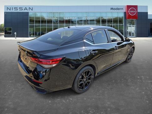 New 2025 Nissan Sentra SR w/ Midnight Edition image 5