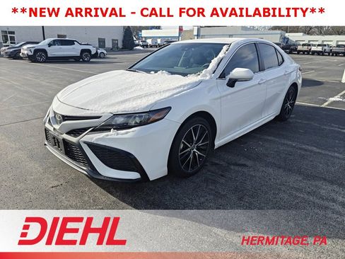 Used 2024 Toyota Camry SE image 1
