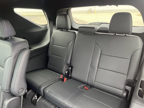 Used 2026 Chevrolet Traverse LT w/ Sun and Wheel Package image 13