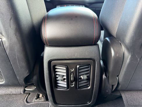 Used 2025 Dodge Durango GT AWD/4WD image 18