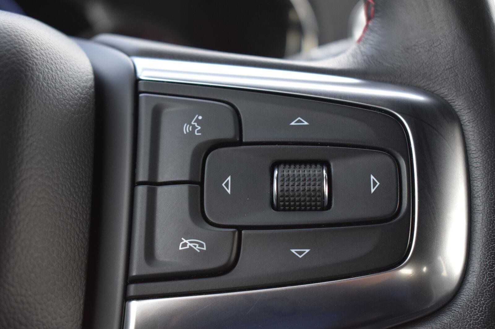 Used 2021 Chevrolet Blazer RS FWD image 8