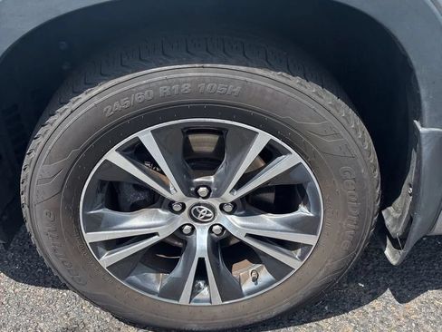 Used 2016 Toyota Highlander XLE AWD/4WD image 17