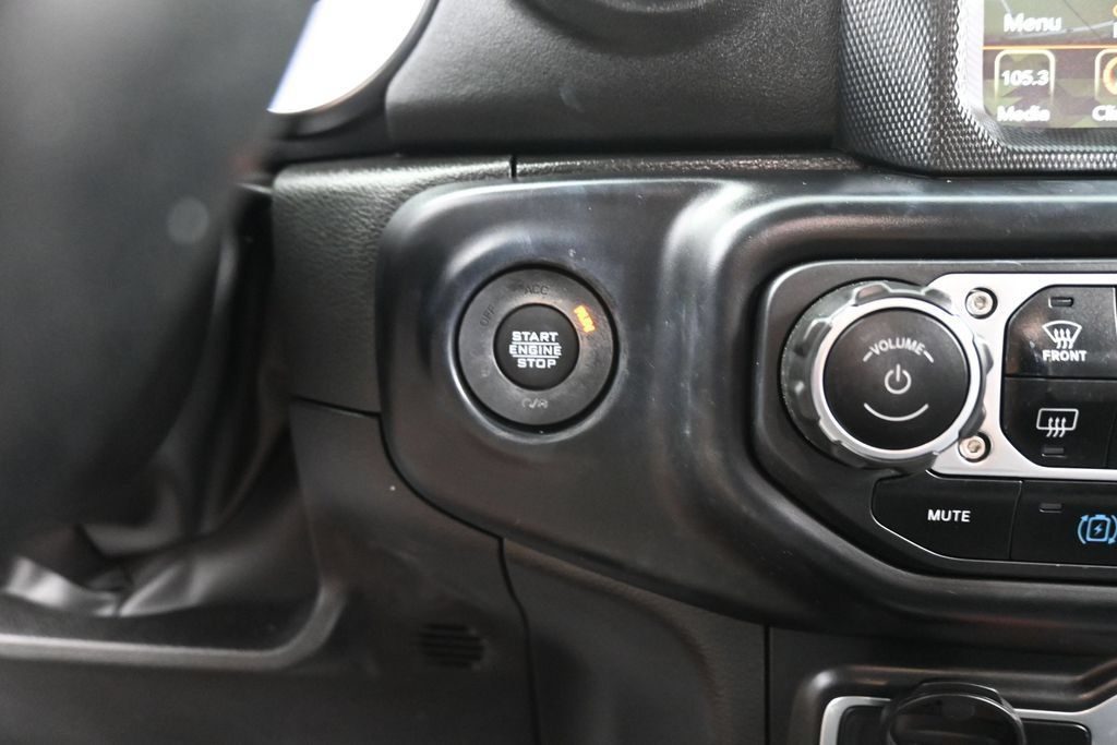 Used 2023 Jeep Wrangler Unlimited Sahara w/ Cold Weather Group AWD/4WD image 14