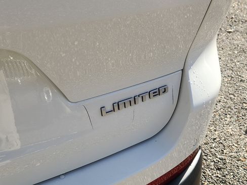 New 2025 Jeep Grand Cherokee L Limited w/ Luxury Tech Group II image 5