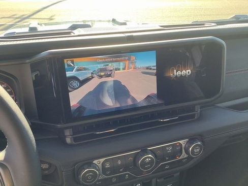 New 2026 Jeep Gladiator Mojave w/ Steel Bumper Group image 19