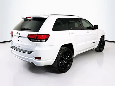 Used 2020 Jeep Grand Cherokee Altitude image 24
