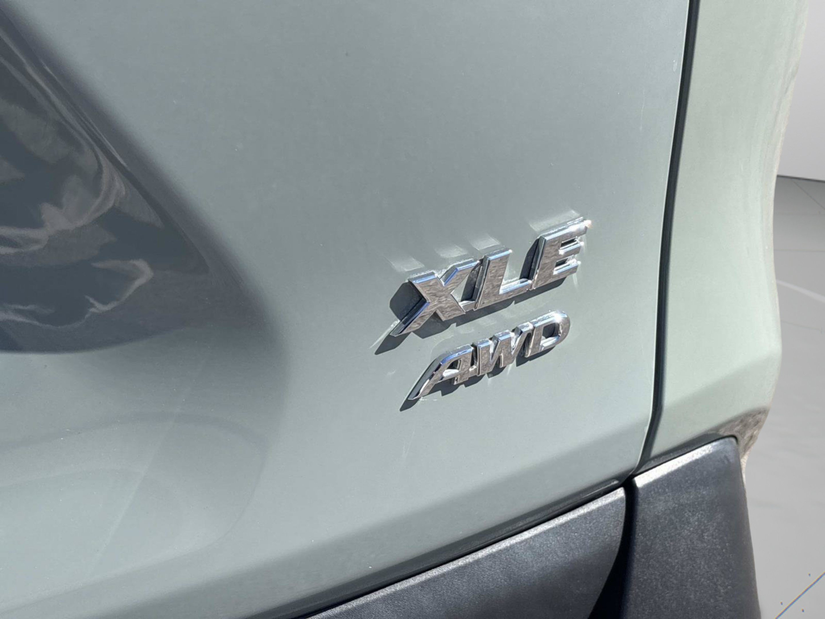 Used 2021 Toyota RAV4 XLE w/ Convenience Package AWD/4WD image 36