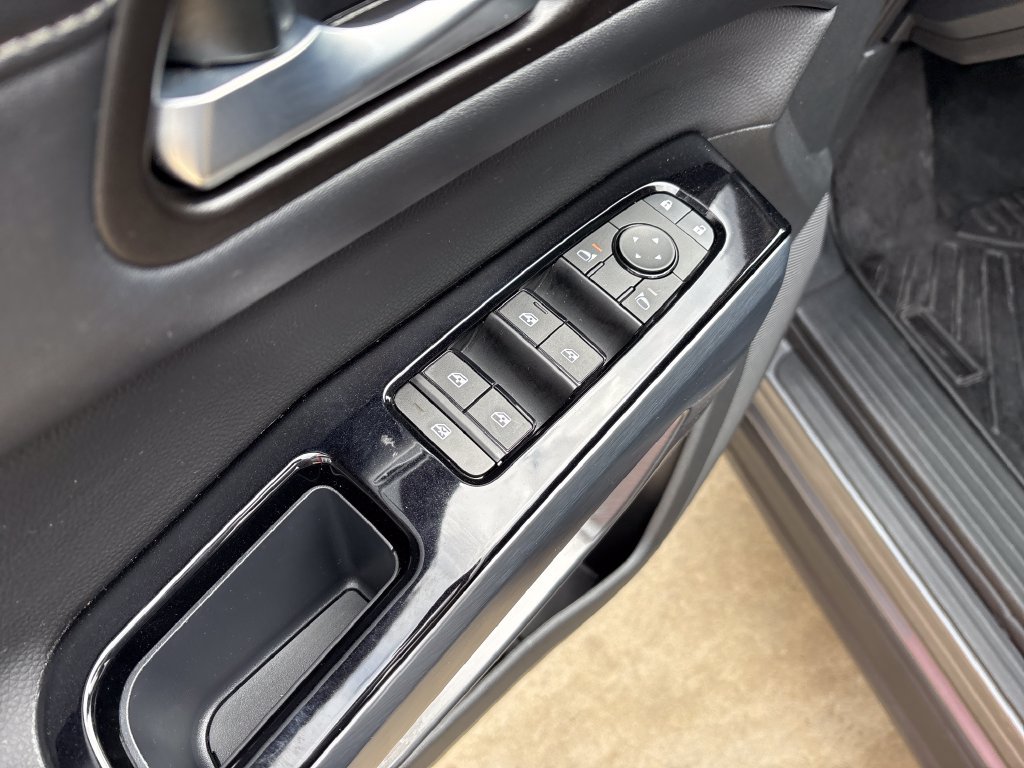 Certified 2024 Nissan Pathfinder SL w/ SL Premium Package FWD image 11