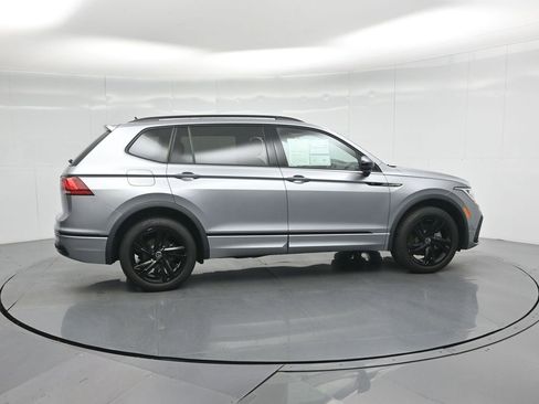 Used 2024 Volkswagen Tiguan SE R-Line image 27