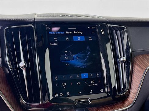 Used 2023 Volvo XC60 B5 Ultimate w/ Climate Package image 14