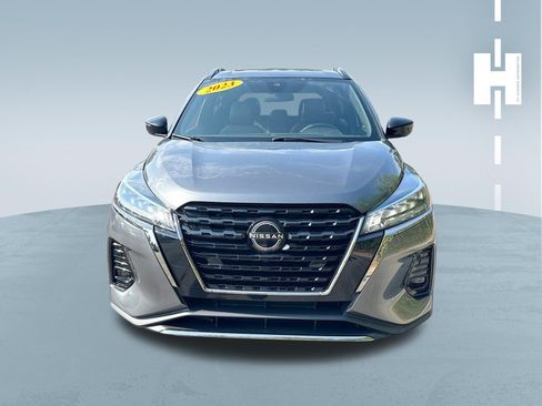 Used 2023 Nissan Kicks SR w/ SR Premium Package FWD image 2