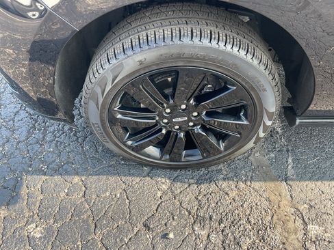 Used 2024 Lincoln Navigator L Reserve w/ Equipment Group 201A AWD/4WD image 10
