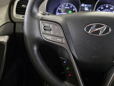 Used 2017 Hyundai Santa Fe SE image 31
