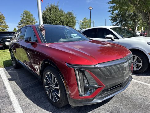 Used 2024 Cadillac Lyriq Sport AWD/4WD image 4
