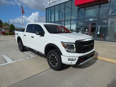 Used 2023 Nissan Titan PRO-4X w/ Pro-4x Convenience Package AWD/4WD image 2