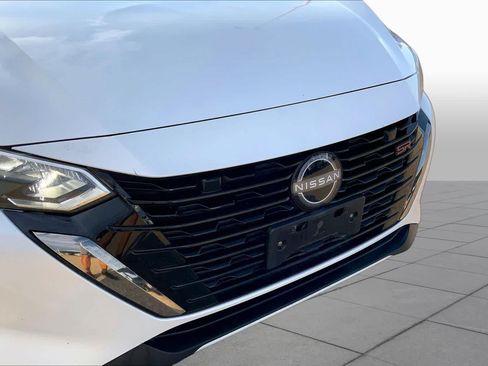 Used 2025 Nissan Sentra SR w/ SR Premium Package FWD image 30