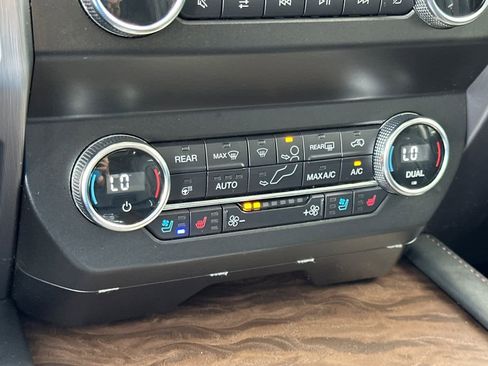 Certified 2020 Ford Expedition Platinum image 22