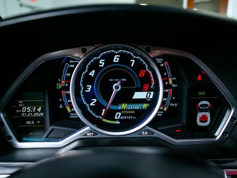 Used 2013 Lamborghini Aventador LP 700-4 image 37