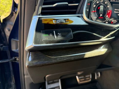 Used 2022 Audi SQ7 Prestige image 13