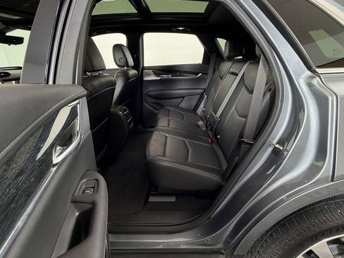 Used 2022 Cadillac XT5 Premium Luxury w/ Technology Package image 8