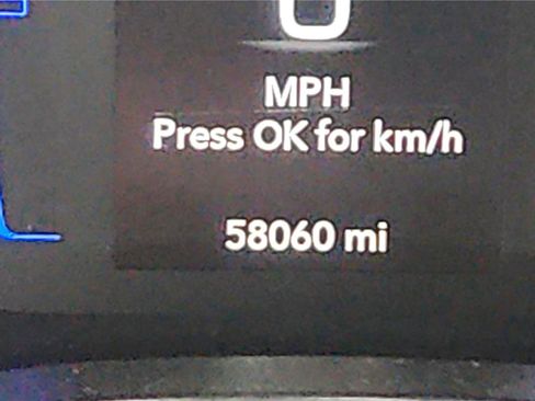 Used 2024 Chrysler Voyager LX image 22