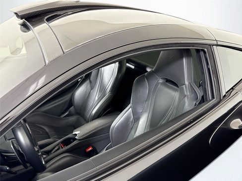 Used 2019 McLaren 720S image 14