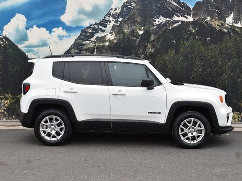 Used 2022 Jeep Renegade Latitude w/ Convenience Group image 2