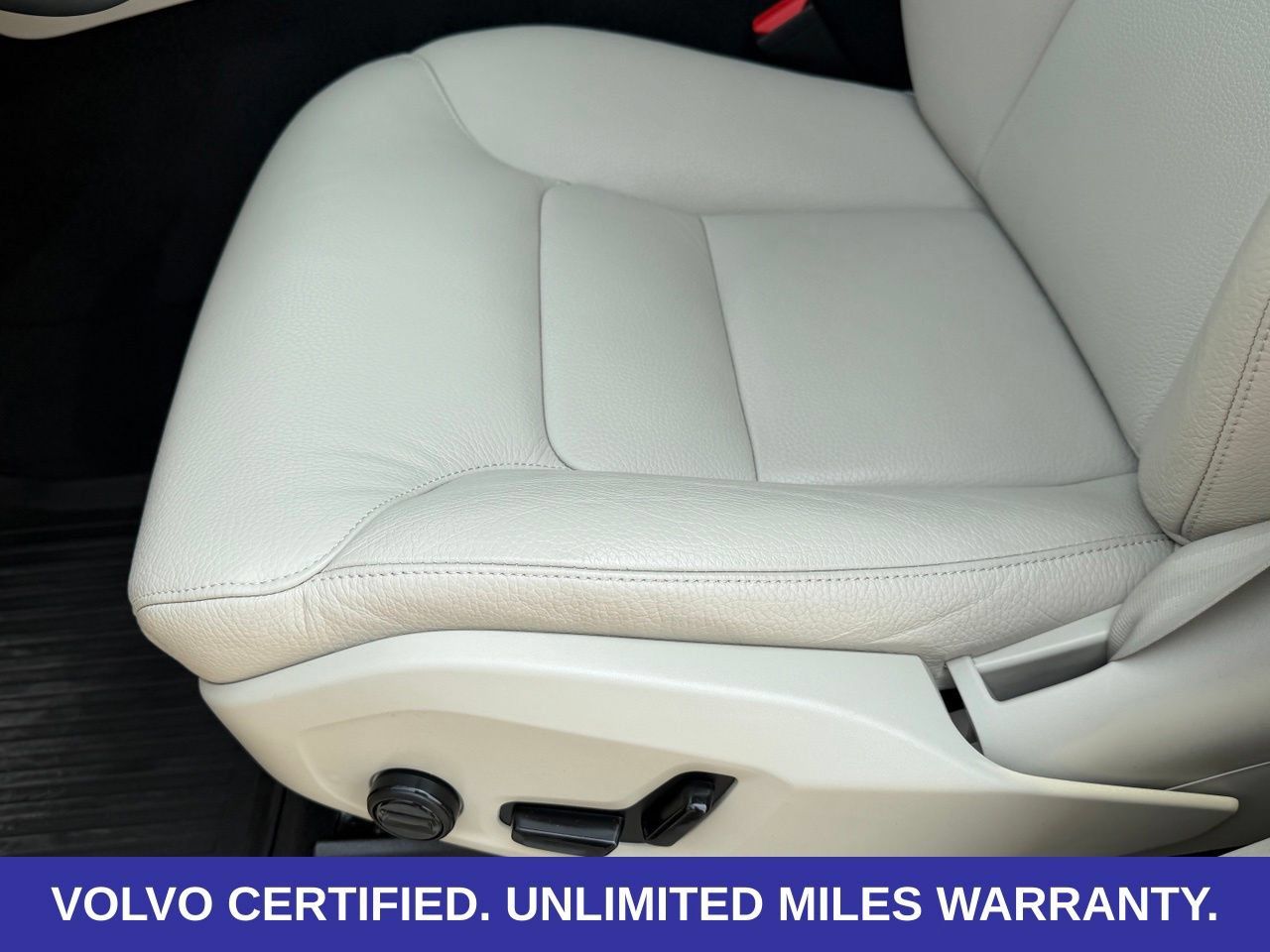 Certified 2024 Volvo XC60 B5 Core w/ Protection Package Premier AWD/4WD image 31