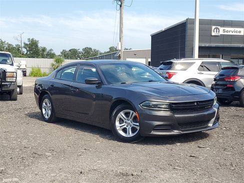 Used 2019 Dodge Charger SXT image 35